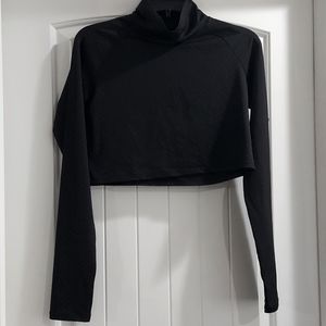 Small black running top. Oiselle